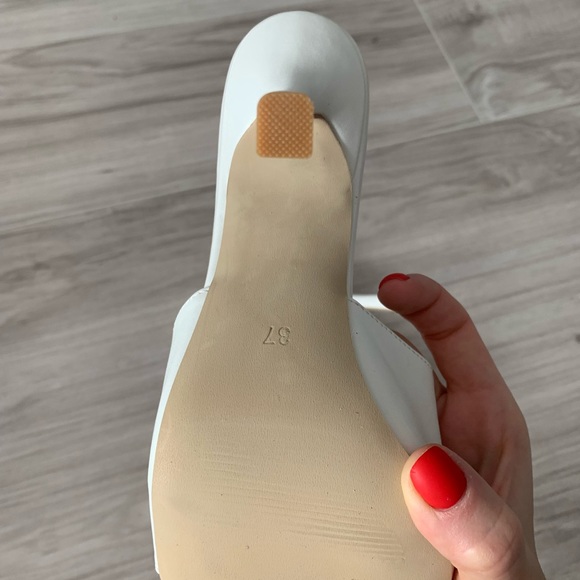 New - Picture 2 of 4